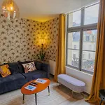 Le Cinq, De Charme Place Saint Pierre