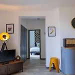 Le Cinq, De Charme Place Saint Pierre Lägenhet *