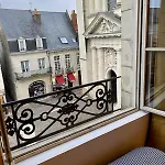 Le Cinq, De Charme Place Saint Pierre Lägenhet *