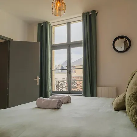 Le Cinq, De Charme Place Saint Pierre 아파트 쏘뮤흐