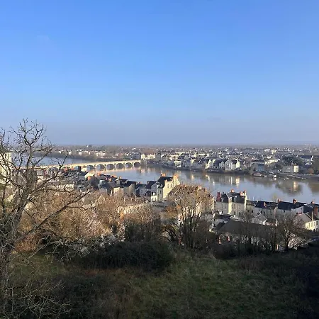 Le Cinq, De Charme Place Saint Pierre