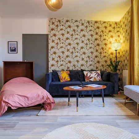 Apartment Le Cinq, De Charme Place Saint Pierre