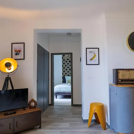 Le Cinq, De Charme Place Saint Pierre Appartement *