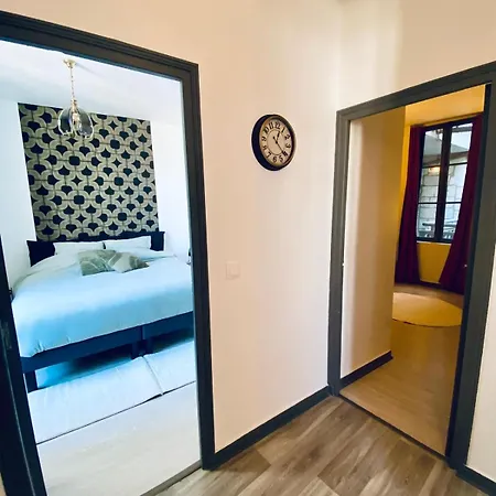 Le Cinq, De Charme Place Saint Pierre * Saumur