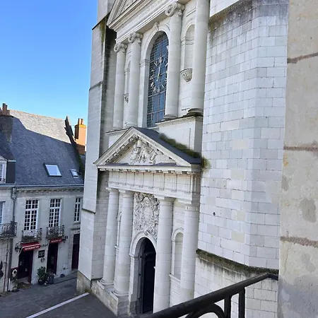 Le Cinq, De Charme Place Saint Pierre Saumur