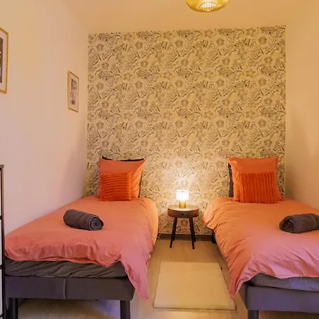 Apartment Le Cinq, De Charme Place Saint Pierre