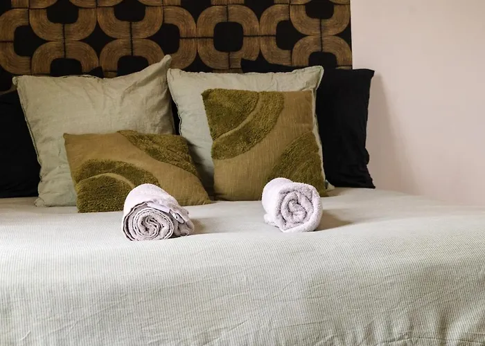 Le Cinq, De Charme Place Saint Pierre * Saumur