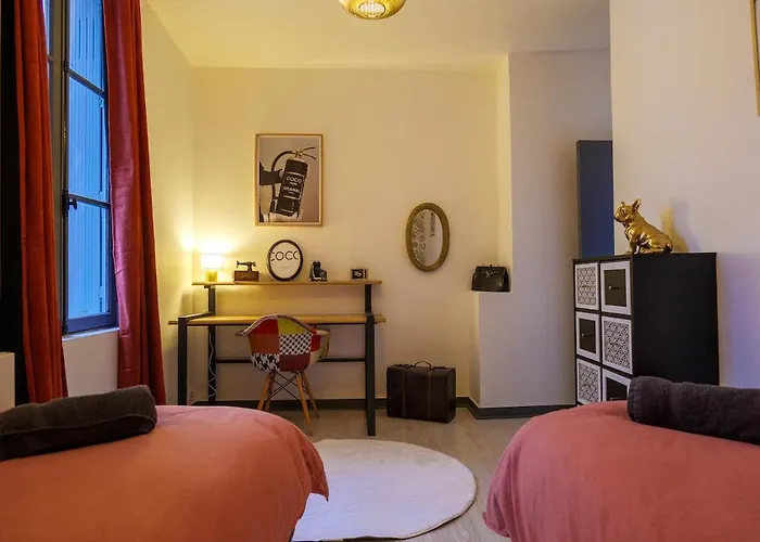 Le Cinq, De Charme Place Saint Pierre Saumur