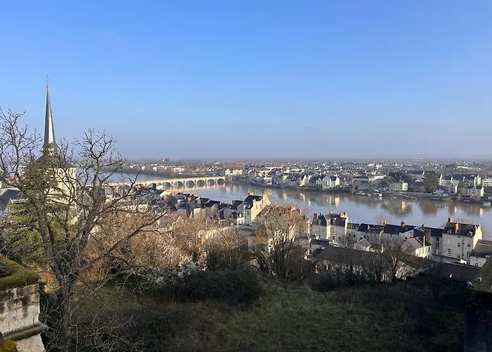 Le Cinq, De Charme Place Saint Pierre