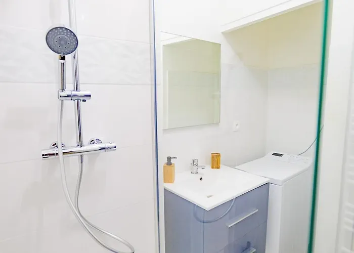 Le Cinq, De Charme Place Saint Pierre Apartman