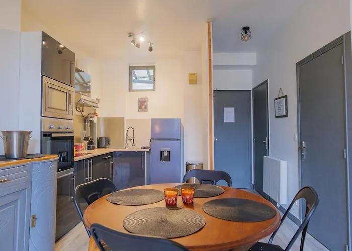 Le Cinq, De Charme Place Saint Pierre Apartman *