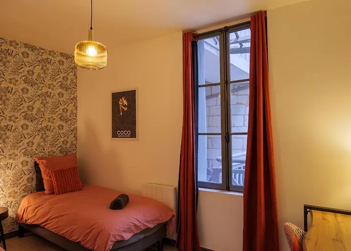 Apartment Le Cinq, De Charme Place Saint Pierre Saumur