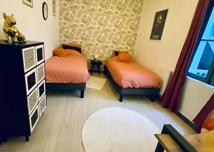 Le Cinq, De Charme Place Saint Pierre Saumur