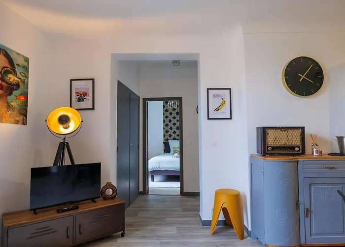 Le Cinq, De Charme Place Saint Pierre Apartman *