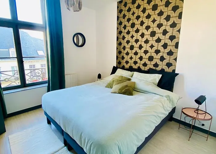 Le Cinq, De Charme Place Saint Pierre * Saumur