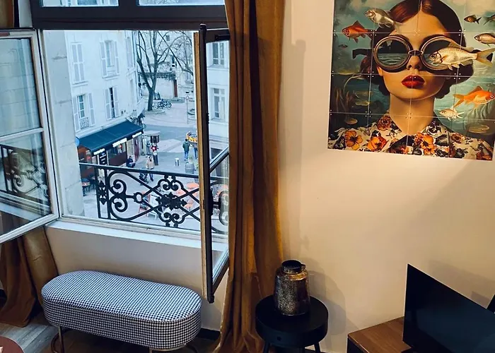 Apartment Le Cinq, De Charme Place Saint Pierre